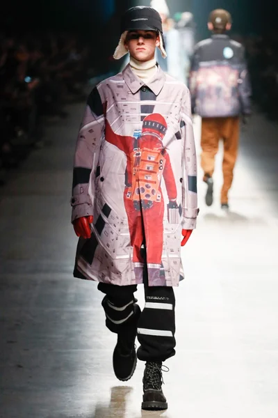 Look 35